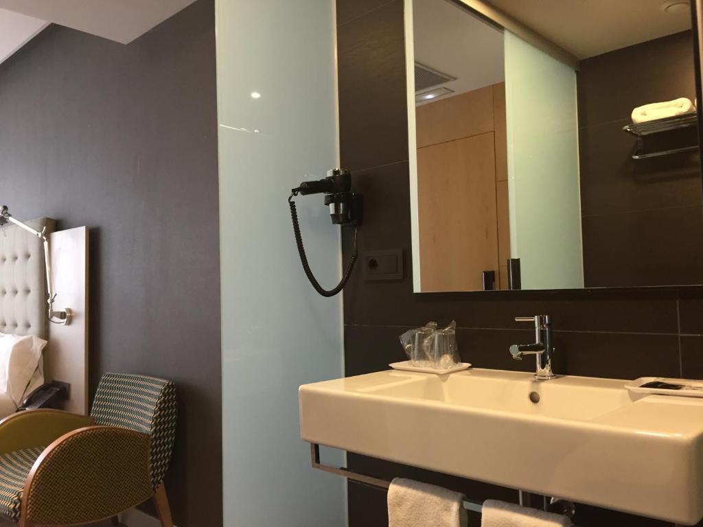 Hotel Urpi Sabadell Zewnętrze zdjęcie