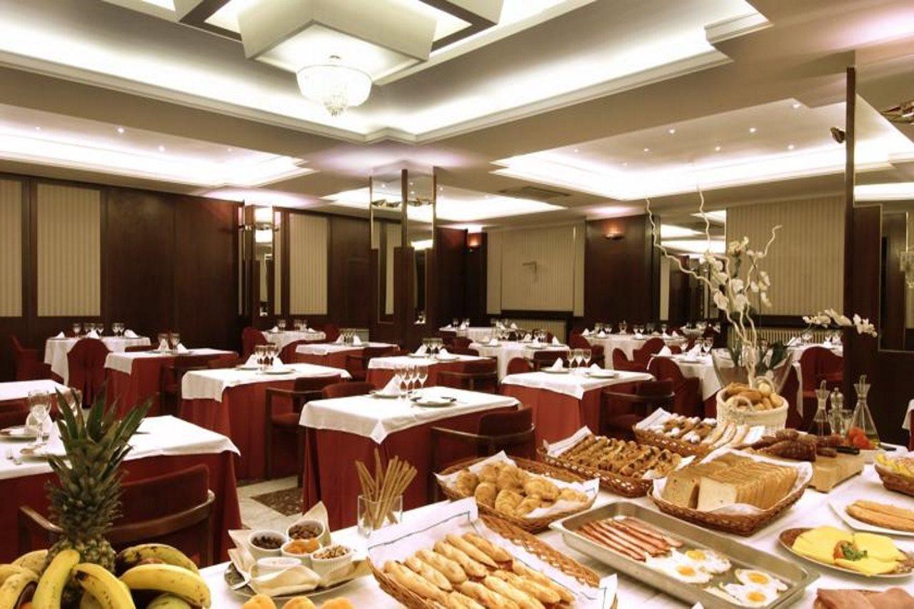 Hotel Urpi Sabadell Zewnętrze zdjęcie
