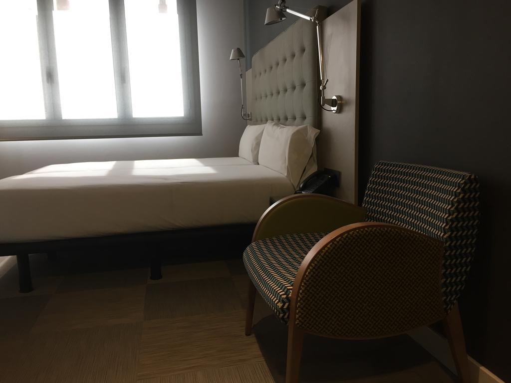 Hotel Urpi Sabadell Zewnętrze zdjęcie