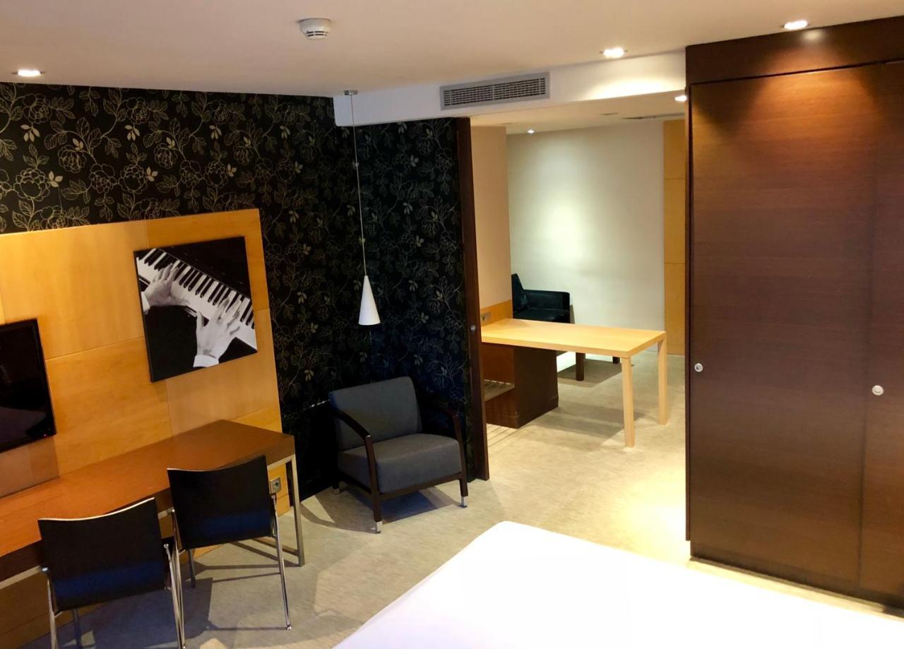 Hotel Urpi Sabadell Zewnętrze zdjęcie