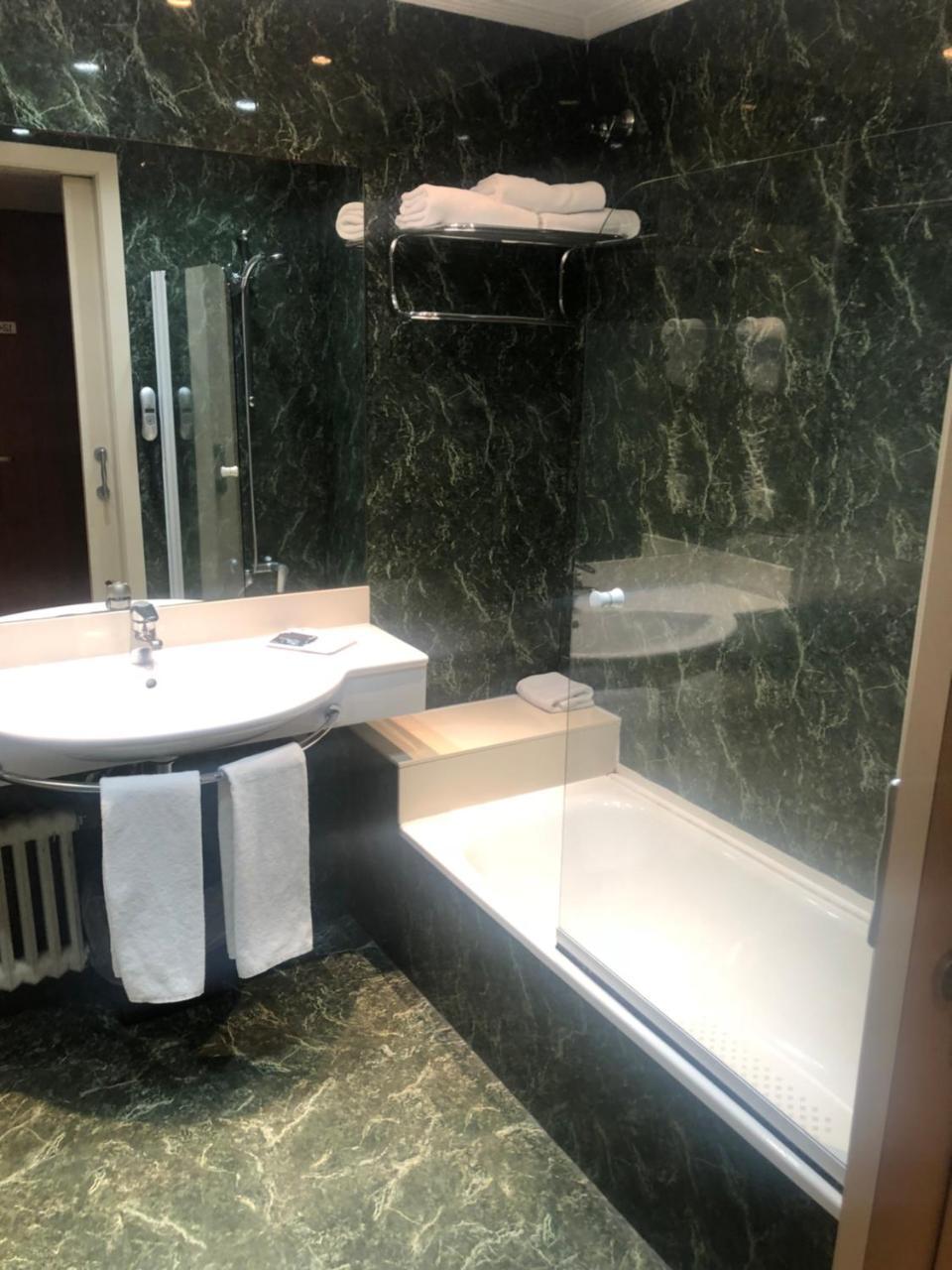 Hotel Urpi Sabadell Zewnętrze zdjęcie